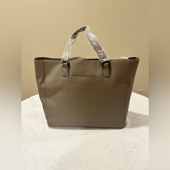 NWT Simply Vera Vera Wang Lavey Raddix Tote Bag - VEGAN LEATHER - Picture 3 of 10